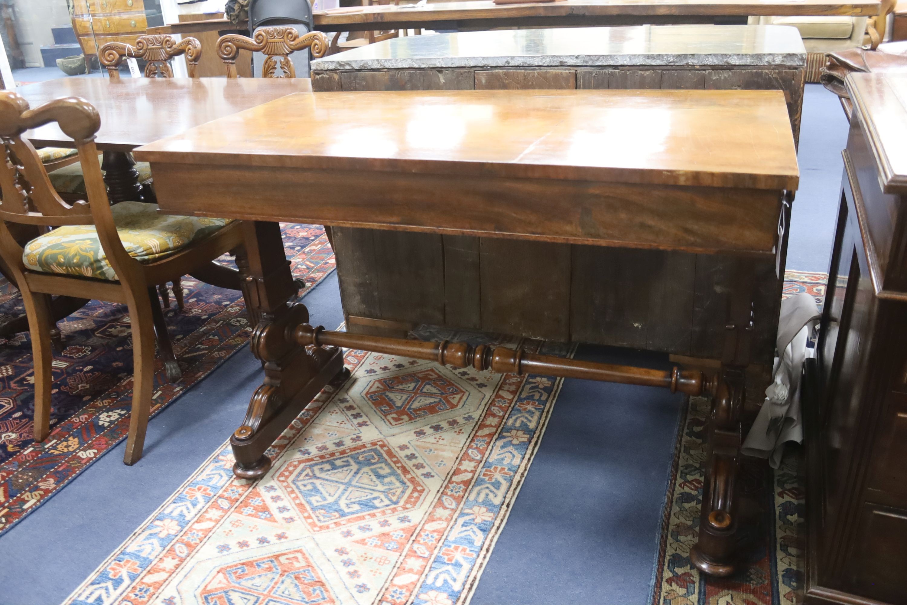 An early Victorian rectangular mahogany centre table fitted end drawers, width 105cm, depth 54cm, height 75cm